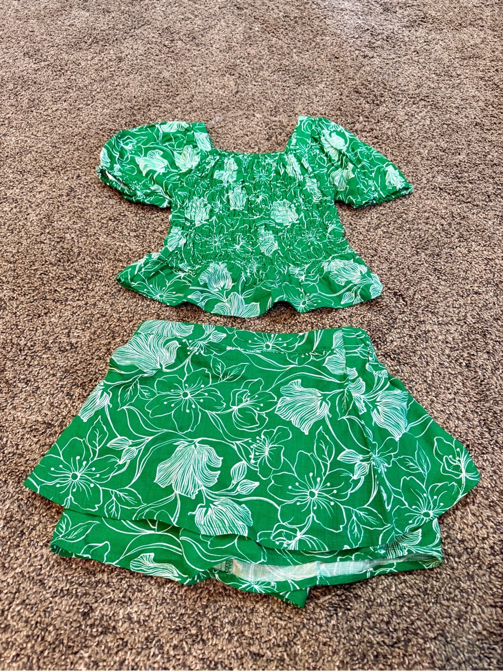 Vince Camuto Green and White Floral Girls Matching Set